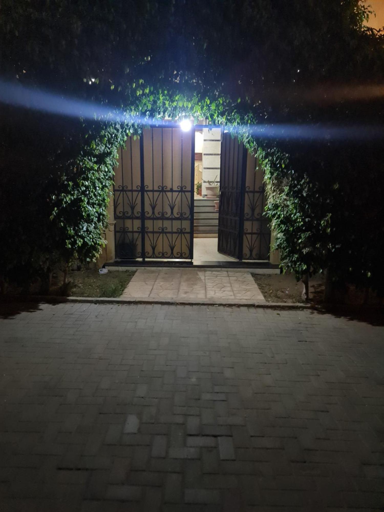 Garden View Royal 284, 10 Min To Airport 1 Min To Water Way, New - El Banafseg شقة
